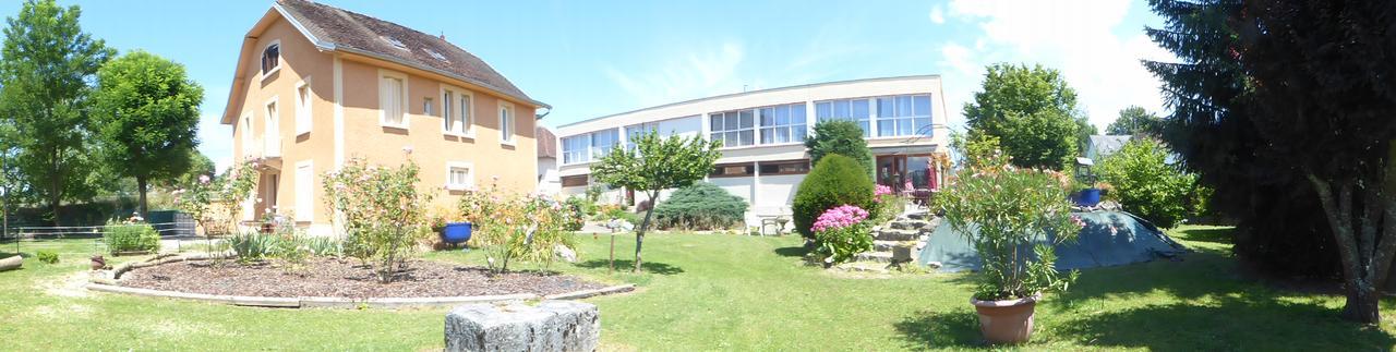 Hotel Morris Le Pont-de-Beauvoisin Bagian luar foto